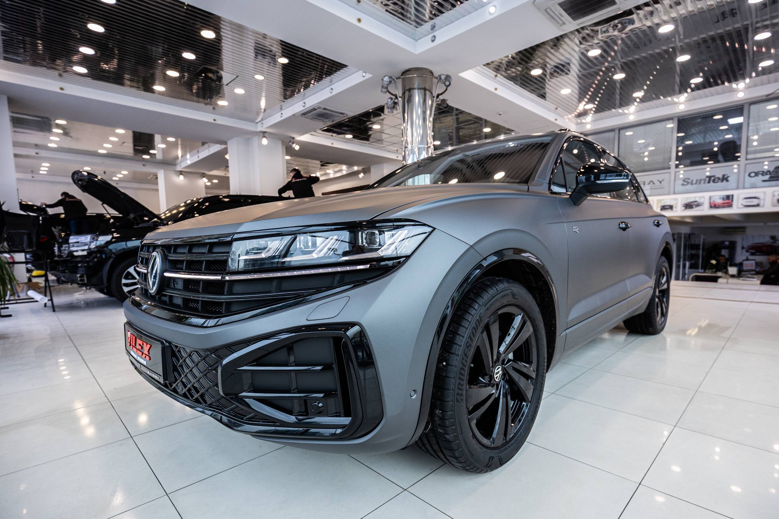 МАТОВИЙ ТА САТИНОВИЙ СТАЙЛІНГ АВТО